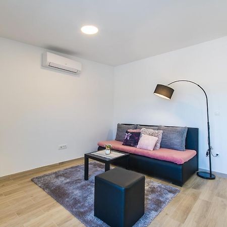 Apartment Finta Rogotin Esterno foto