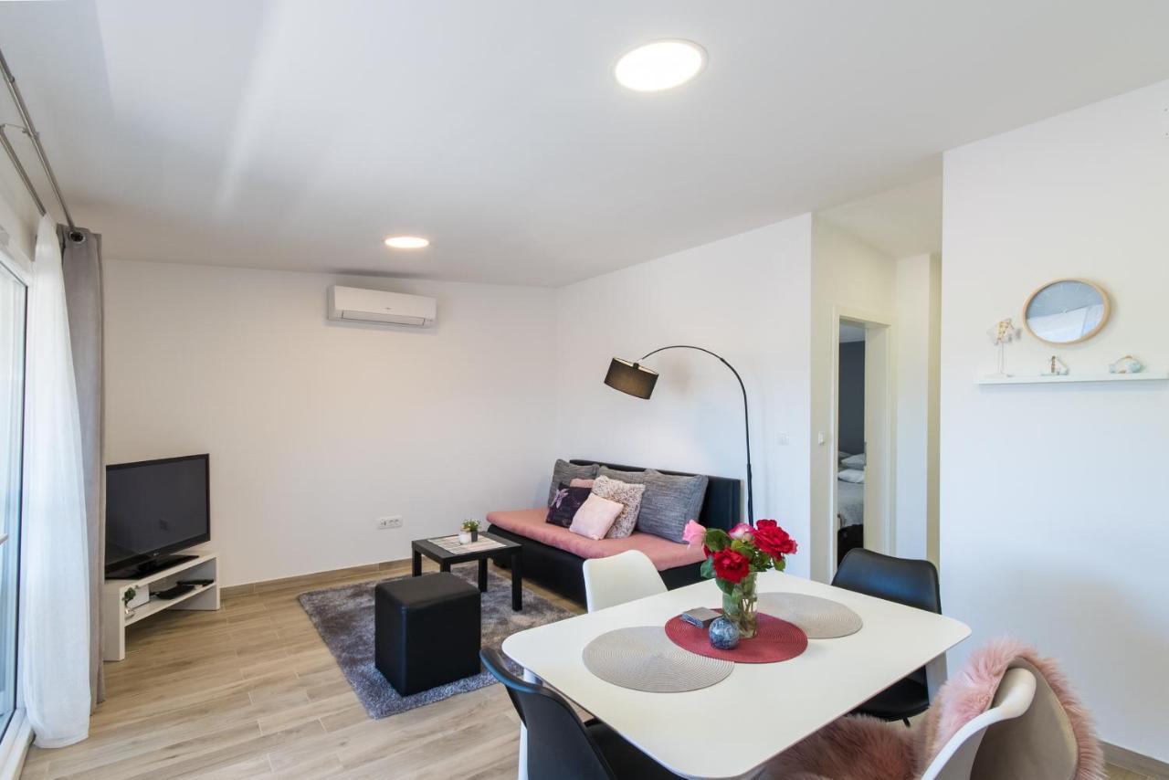 Apartment Finta Rogotin Esterno foto